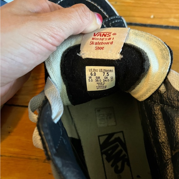 Vans High-Top (Skate Sk8-Hi) - Lightly Used - Size 7.5/38 - Picture 5 of 5